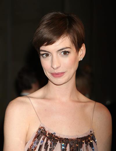Anne Hathaway Attended the Museum of the Moving Image 27th Annual Black Tie Salute in New York Dec 11, 2012