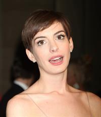 Anne Hathaway Attended the Museum of the Moving Image 27th Annual Black Tie Salute in New York Dec 11, 2012