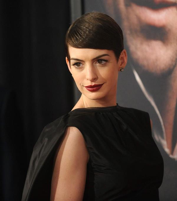 Anne Hathaway Les Miserables NY Premiere December 10-2012 