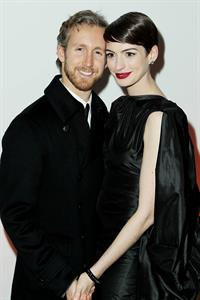 Anne Hathaway Les Miserables NY Premiere December 10-2012 
