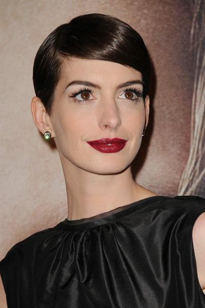 Anne Hathaway Les Miserables NY Premiere December 10-2012 