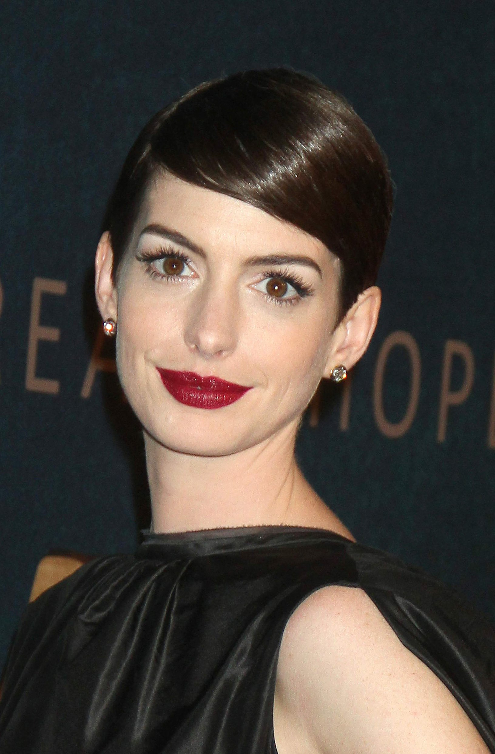 Anne Hathaway Les Miserables NY Premiere December 10-2012 