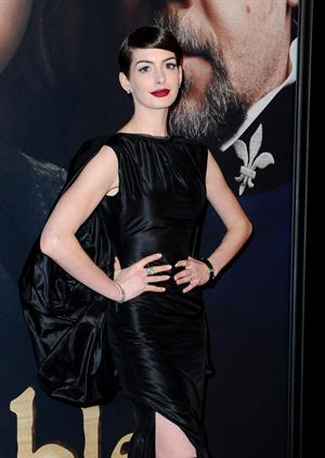 Anne Hathaway Les Miserables NY Premiere December 10-2012 
