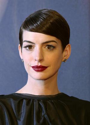 Anne Hathaway Les Miserables NY Premiere December 10-2012 