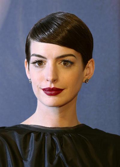 Anne Hathaway Les Miserables NY Premiere December 10-2012 