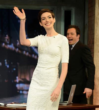 Anne Hathaway Late Night With Jimmy Fallon in New York December 11, 2012 