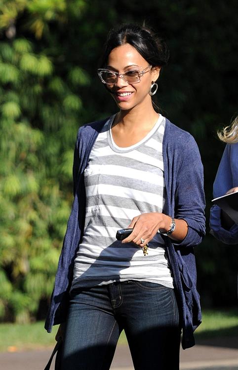 Zoe Saldana stops by the L.A. Mart