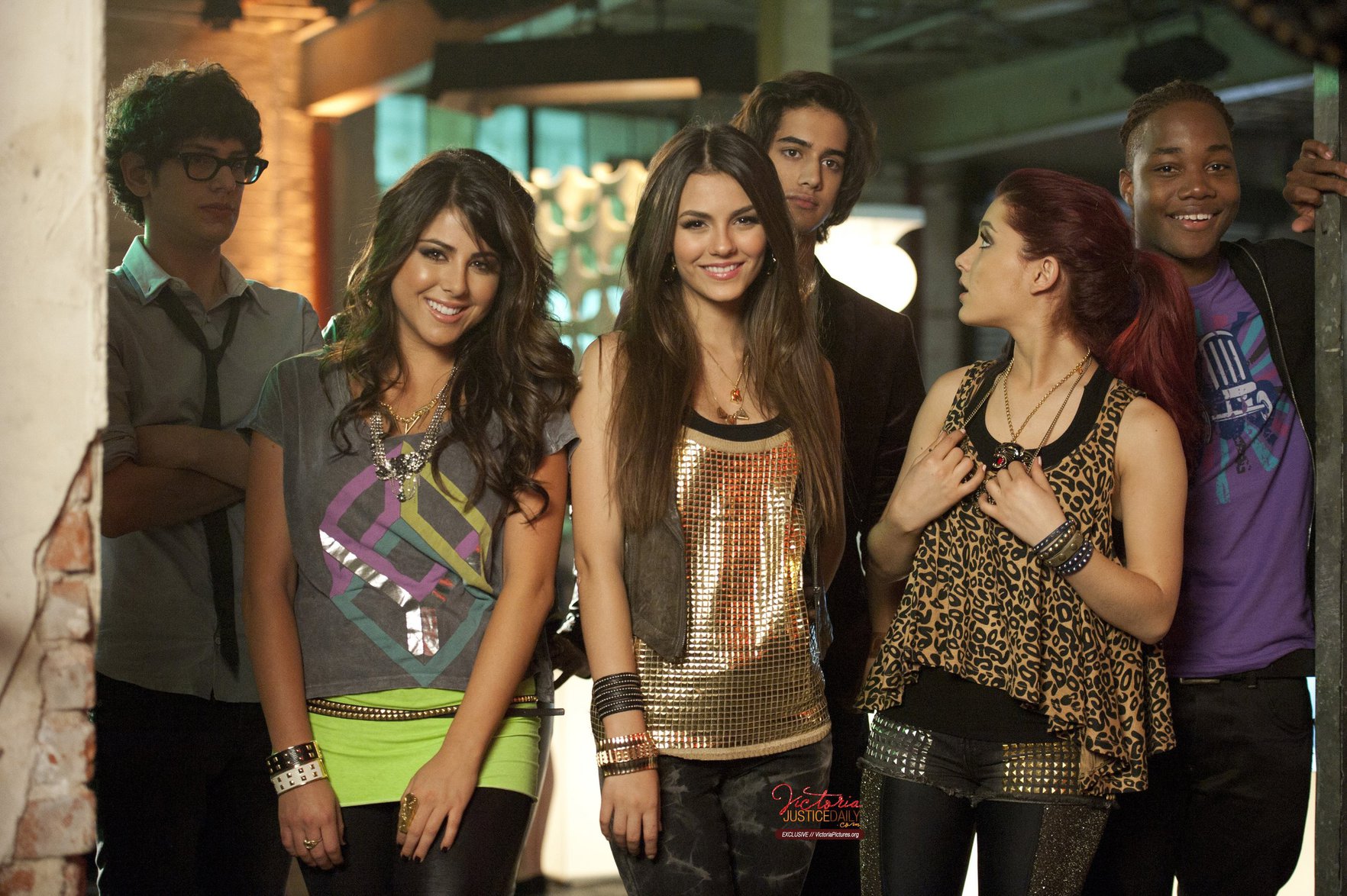 Victoria Justice fst 'Freak the Freak Out' music video set stills 2010 