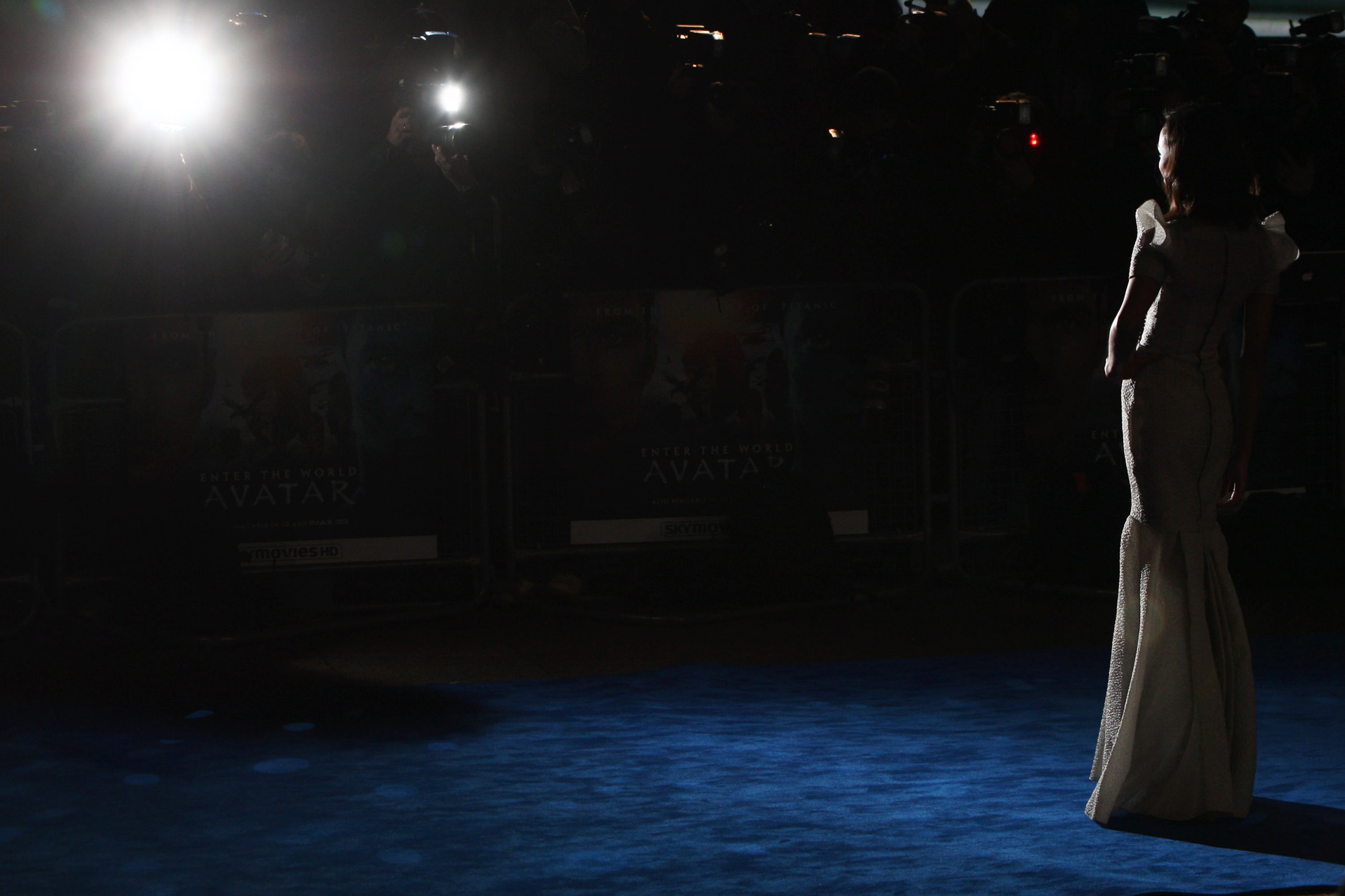 Zoe Saldana at  Avatar  World Premiere in London 10-12-2009