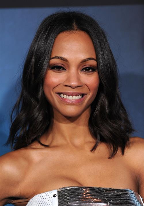 Zoe Saldana ''Avatar'' Premiere in Los Angeles December 16, 2009   
