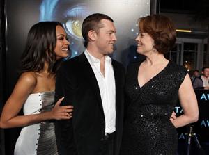 Zoe Saldana ''Avatar'' Premiere in Los Angeles December 16, 2009   