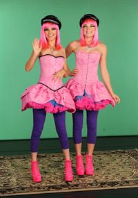 Victoria Justice set of 10 on Top 10/24/12 