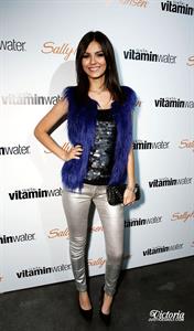 Victoria Justice Rolling Stone Lounge & Restaurant in LA 12/17/12 