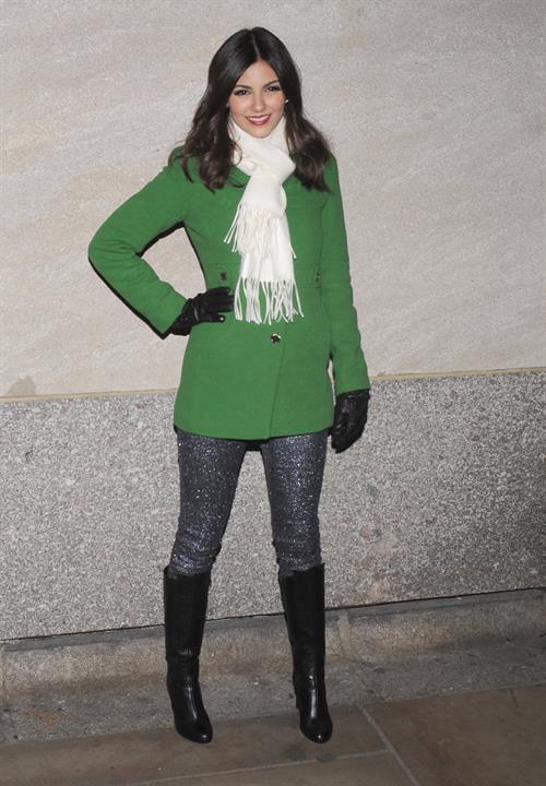 Victoria Justice 80th annual Rockefeller Center Christmas Tree Lighting Ceremony NYC 11/28/12 