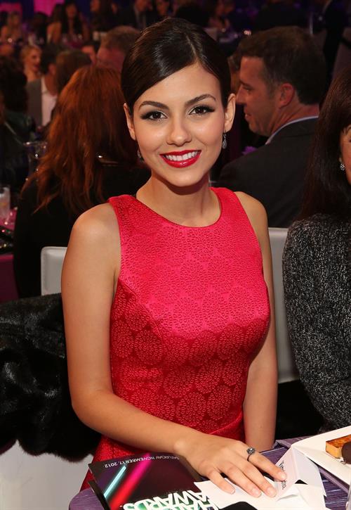 Victoria Justice video TeenNick HALO awards in Hollywood 11/17/12 