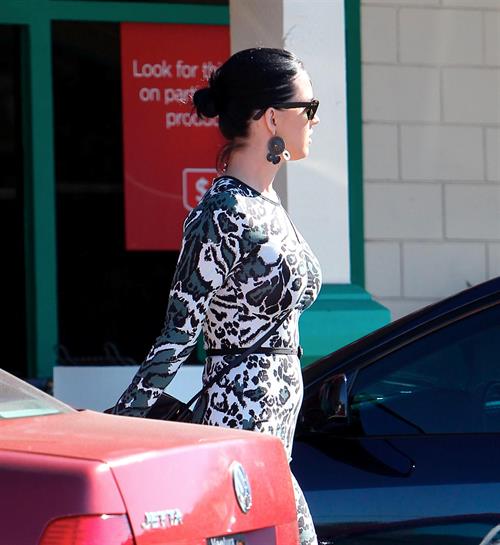 Katy Perry at the Rite Aid Pharmacy in Santa Barbara - Jan 14 2013 