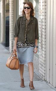 Jessica Alba at Bel Bambini in West Hollywood January 19, 2011 