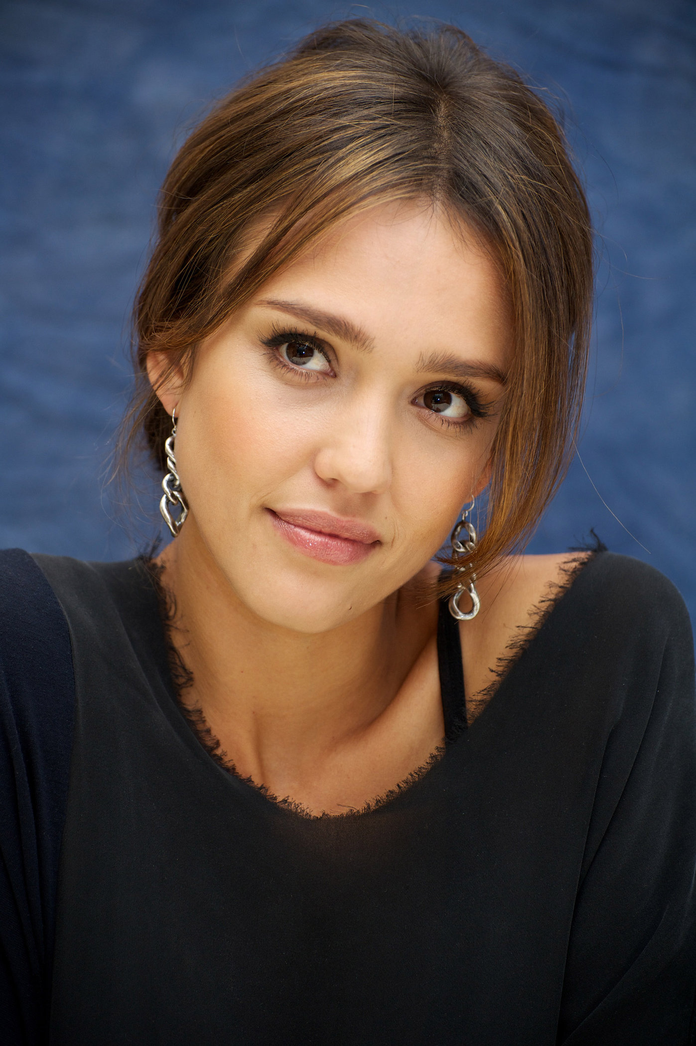 Jessica Alba Machete press conference portraits in Beverly Hills on August 27, 2010