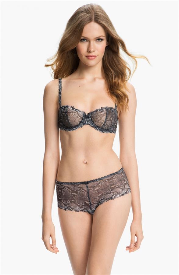 Lada Kravchenko in lingerie