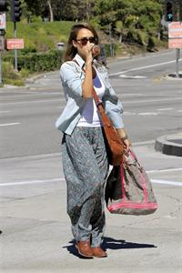 Jessica Alba shopping in LA 9/29/13