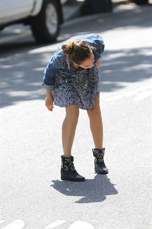 Jessica Alba heads to a private home in Santa Monica on May 31, 2013