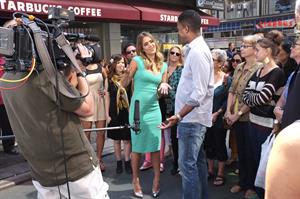 Jessica Alba -  On the set of Extra in New York September 12, 2012 