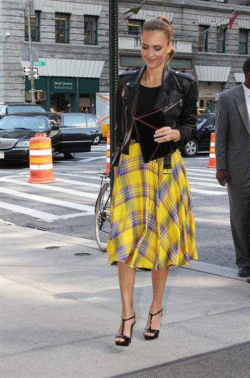 Jessica Alba - Arrives at her hotel in NYC - September 13, 2012