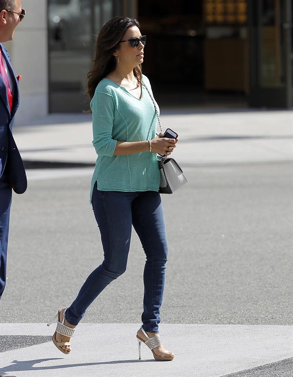 Eva Longoria Goes shoe shopping in Beverly Hills (May 23, 2013) 