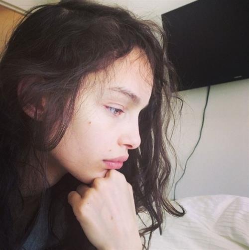 Luma Grothe taking a selfie