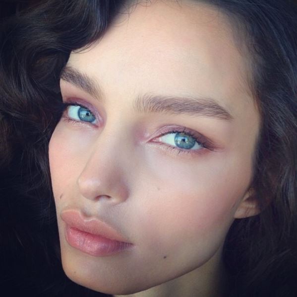 Luma Grothe taking a selfie