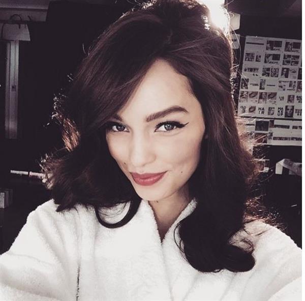 Luma Grothe taking a selfie