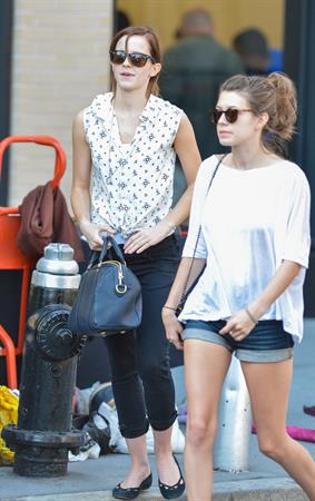 Emma Watson Shopping at a jewelry stand in the meatpacking district of New York 14.09.12