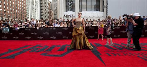 Emma Watson - Harry Potter and the Deathly Hallows Premiere in New York City, July 11, 2011