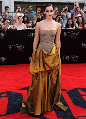 Emma Watson - Harry Potter and the Deathly Hallows Premiere in New York City, July 11, 2011