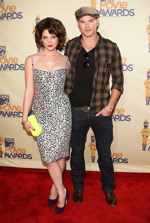 Ashley Greene at the 2009 MTV Movie Awards arrivals in Universal City