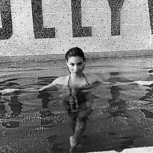 Johana Gómez in a bikini