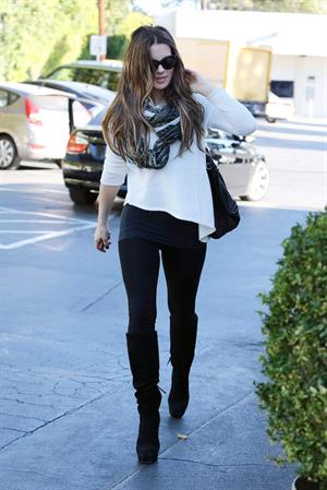 Kate Beckinsale at Brentwood Country Market October 31-2013 