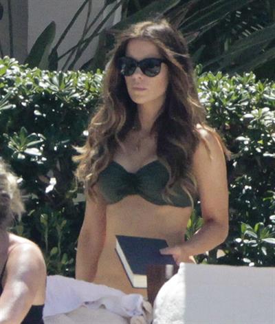 Kate Beckinsale in bikini as she fits in some sunbathing on family holiday in Mexico March 28-2013 