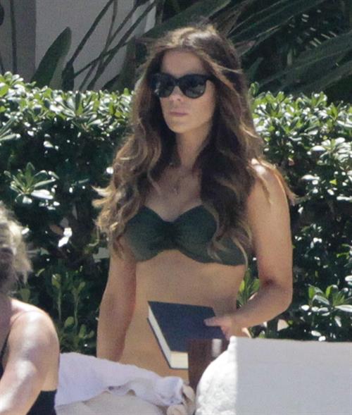 Kate Beckinsale in bikini as she fits in some sunbathing on family holiday in Mexico March 28-2013 