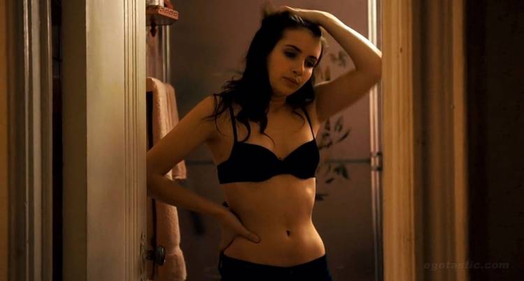 Emma Roberts in Twelve