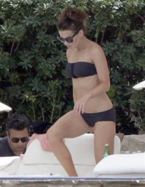 Kate Beckinsale in bikini as she fits in some sunbathing on family holiday in Mexico March 28-2013 