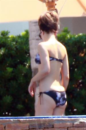 Kate Beckinsale wearing a bikini on vacation in Mexico August 21, 2013