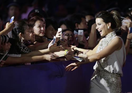 Kate Beckinsale Oriental Movie Metropolis red carpet show in Qingdao - September 22-2013 