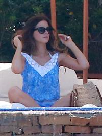 Kate Beckinsale wearing a bikini on vacation in Mexico August 22, 2013 