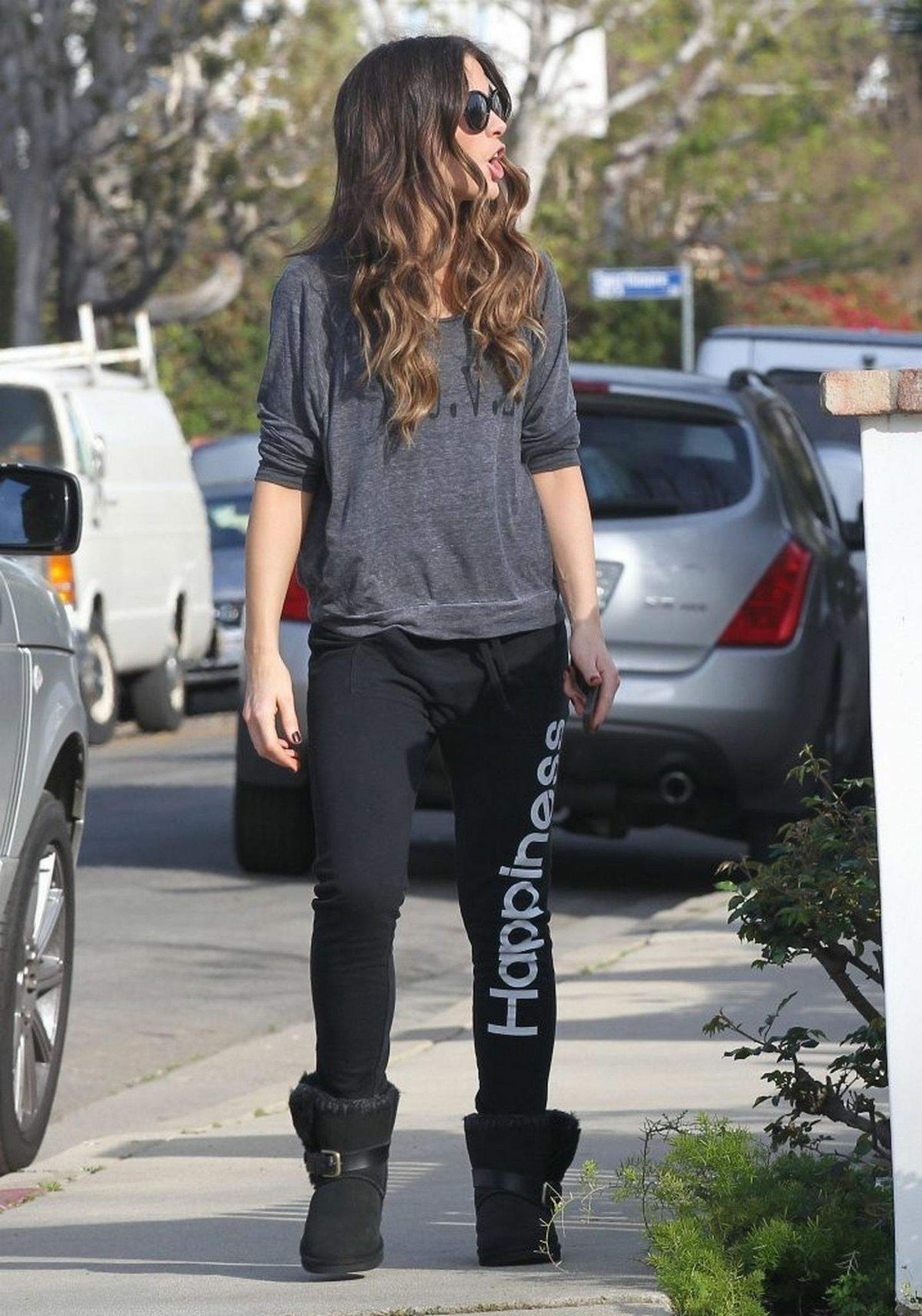 Kate Beckinsale Spotted at a friends house in Pacific Palisades March 32013 