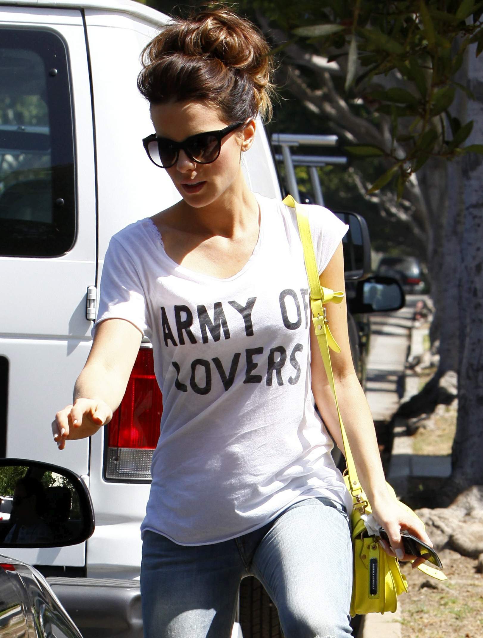 Kate Beckinsale Pictures Kate Beckinsale out and about - August 15, 2013