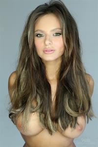 Dana Harem - Green Eyes, Red Lingerie and White Lights