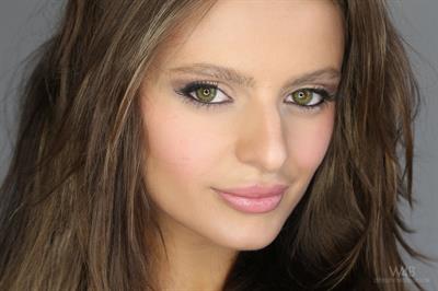 Dana Harem - Green Eyes, Red Lingerie and White Lights