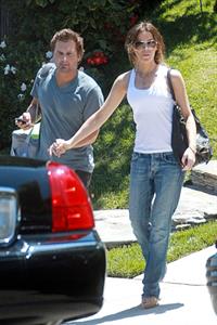 Kate Beckinsale - limo trip to a private tour at the LA Zoo July 26-2012
