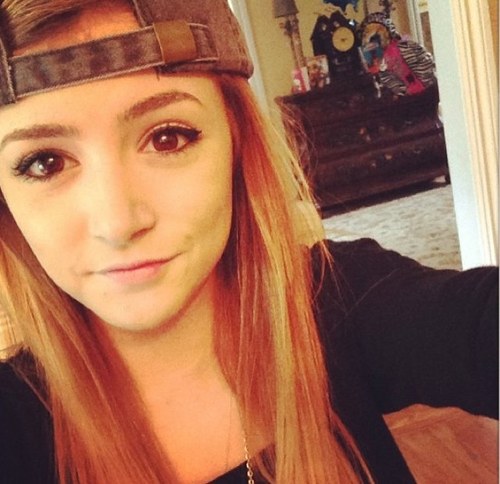 Chrissy Costanza taking a selfie